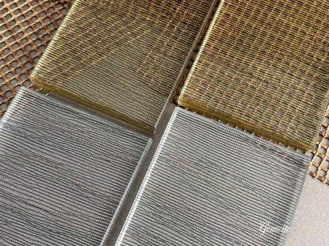 Metal mesh laminated Glass