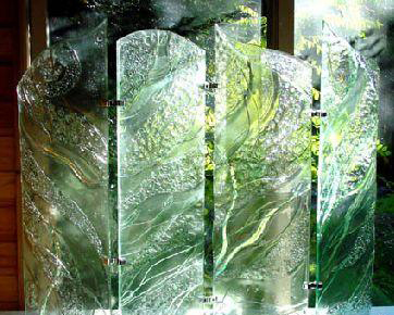 Hot melt glass/ Fused Glass is also known as crystal three-dimensional art glass or Ssgging glass. 